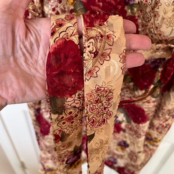 Vintage Floral Women's Robe / Nightgown Set Red and Gold - Picture 12 of 14